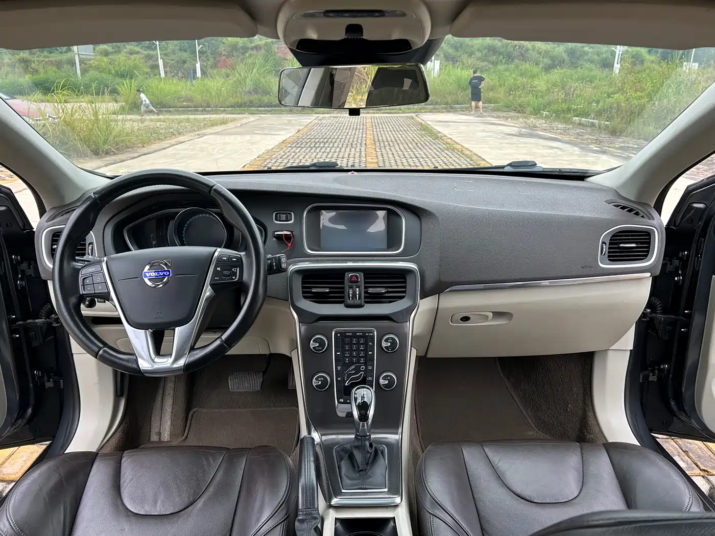 Volvo V40 2016 2014 2.0T Zhiya Edition