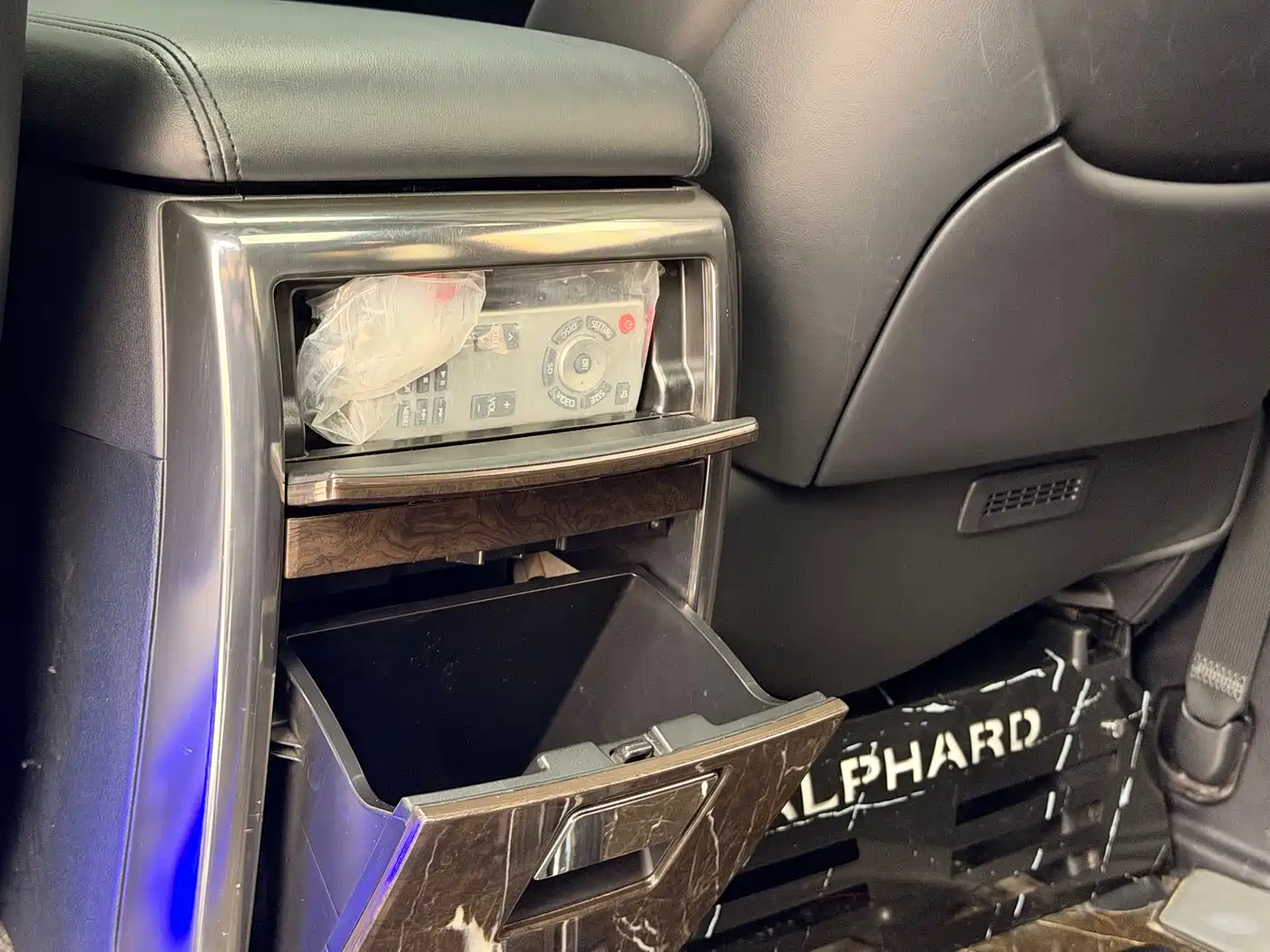 Toyota Alphard 2018 Facelift 3.5L Premium Edition фото 14