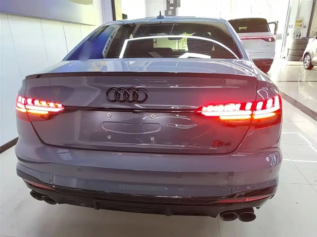 Audi A4L 2022 40 TFSI quattro RS Kit Burning Speed фото 6