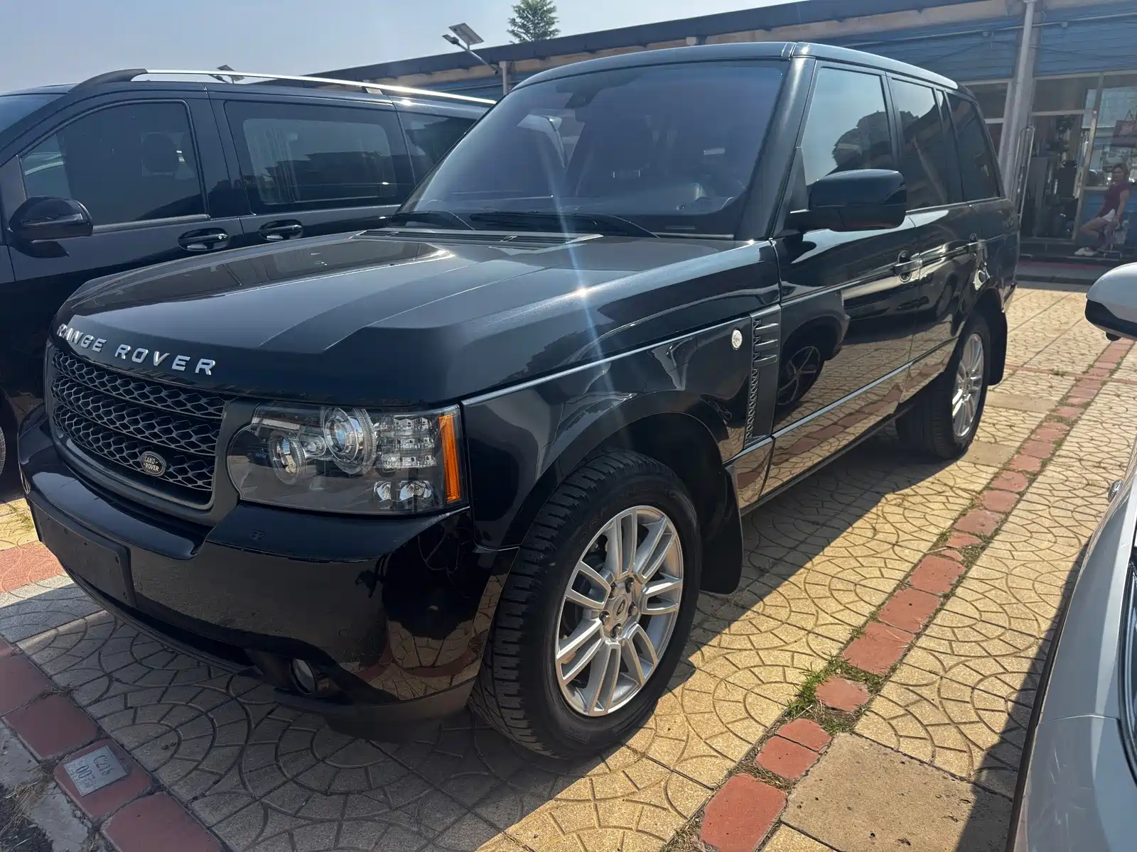 صورة 1 - Land Rover Range Rover