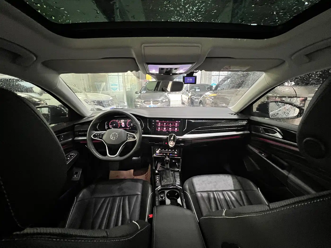Volkswagen Passat 2022 330TSI Starlight Luxury Edition фото 8