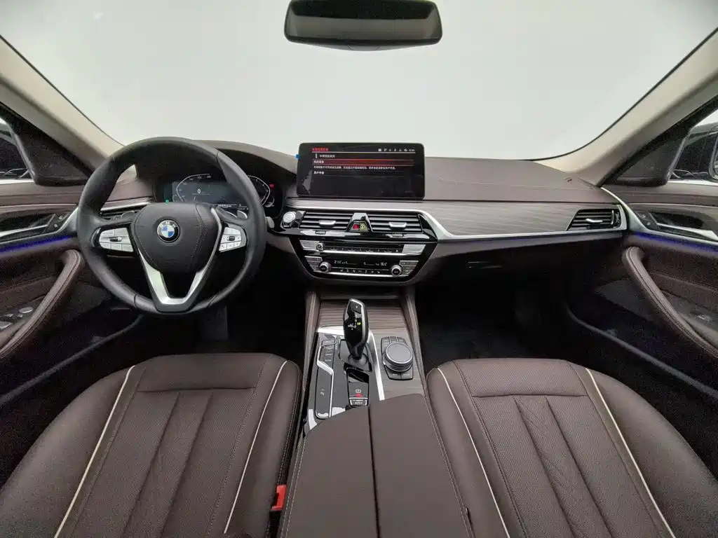 Photo 5 - BMW 5 Series