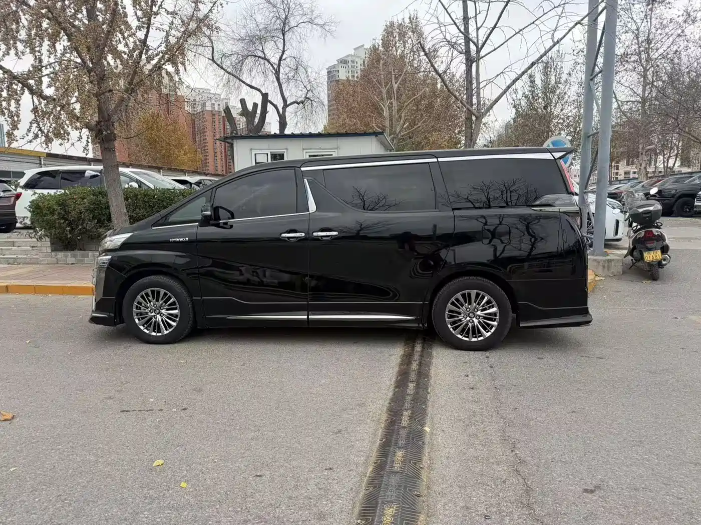 Toyota Vellfire 2023 Crown Hybrid 2.5L HV Premium фото 13