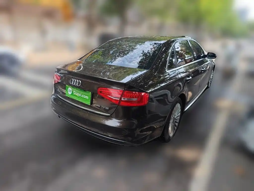 Фото 4 - Audi A4L