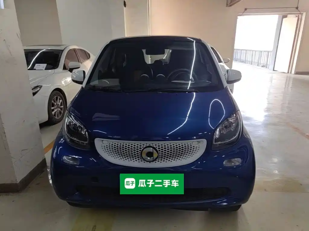 Photo 2 - smart fortwo