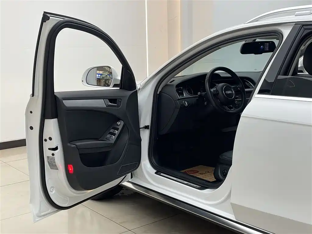 Audi A4 (Import) 2013 40 TFSI allroad quattro Comfort фото 12