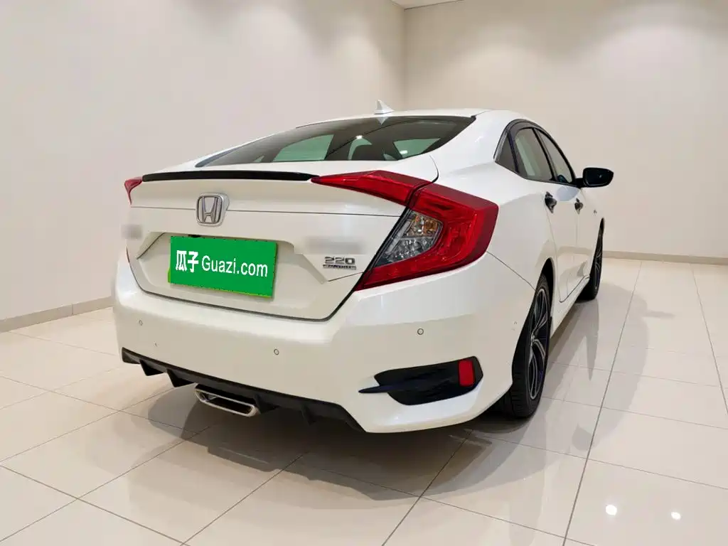 Фото 6 - Honda Civic