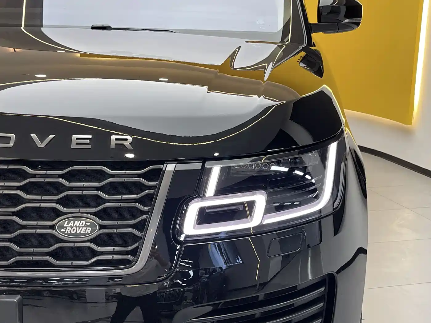 Land Rover Range Rover 2019 3.0 SC V6 Golden Age Edition фото 9