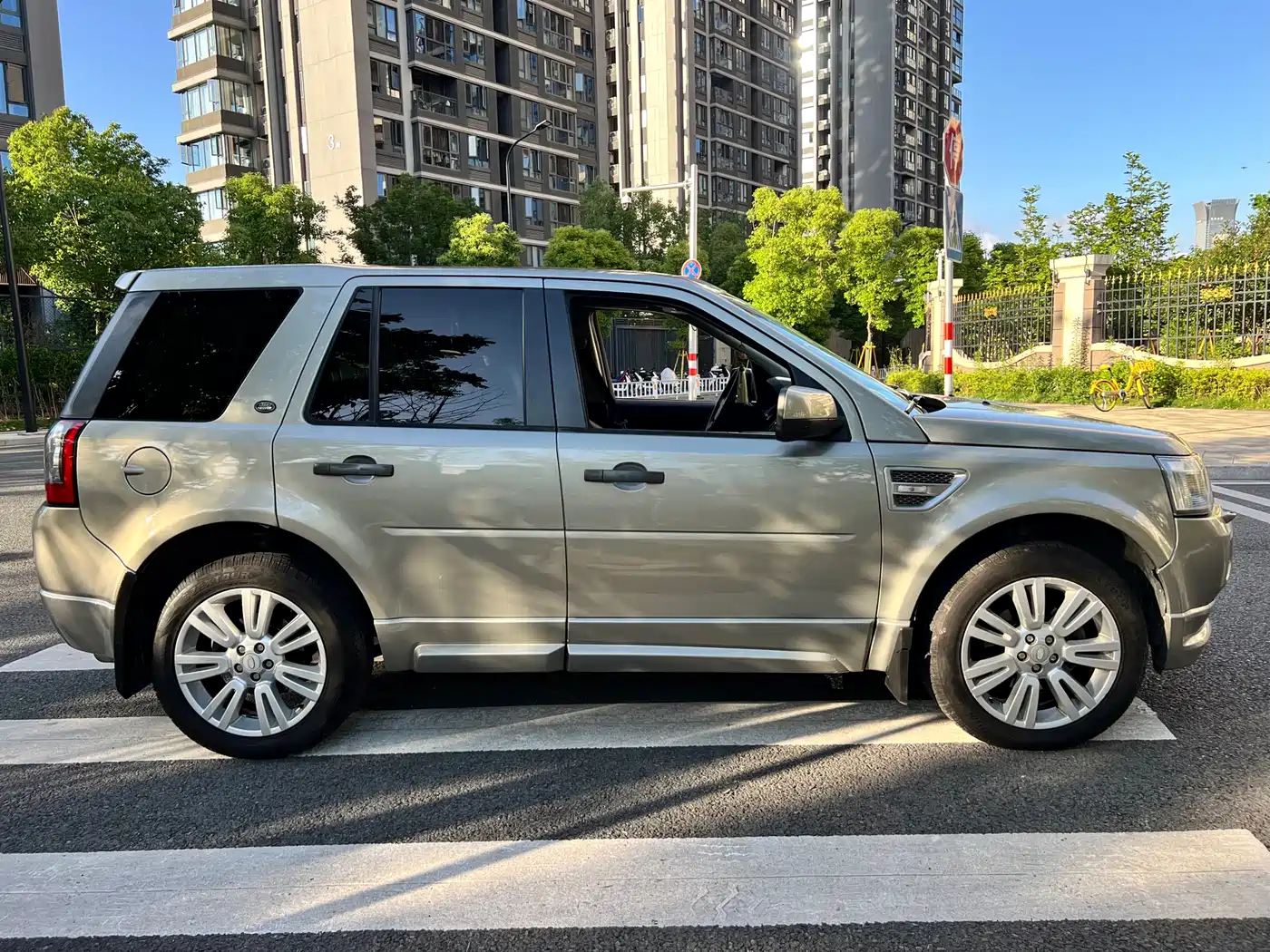Land Rover Freelander 2 2012 2.0T Si4 HSE Petrol фото 4