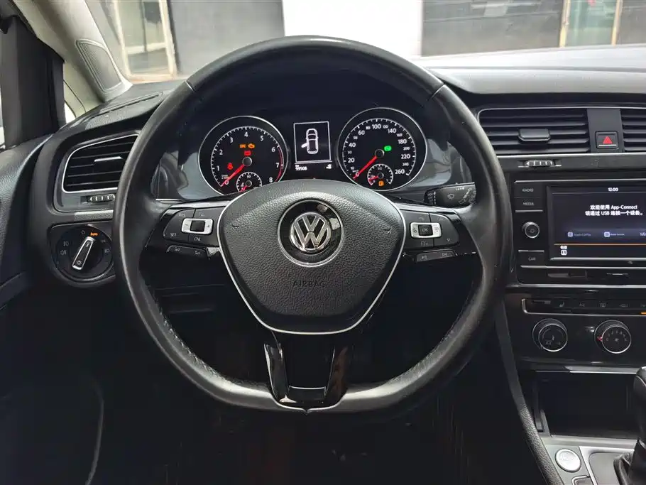 Volkswagen Golf 2018 230TSI Automatic Comfort фото 15