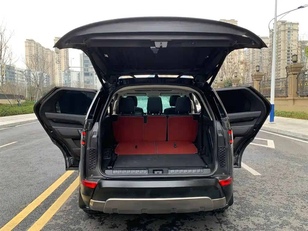 Land Rover Discovery 2019 2.0T SE фото 9