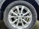 Фото 8 - Roewe i5