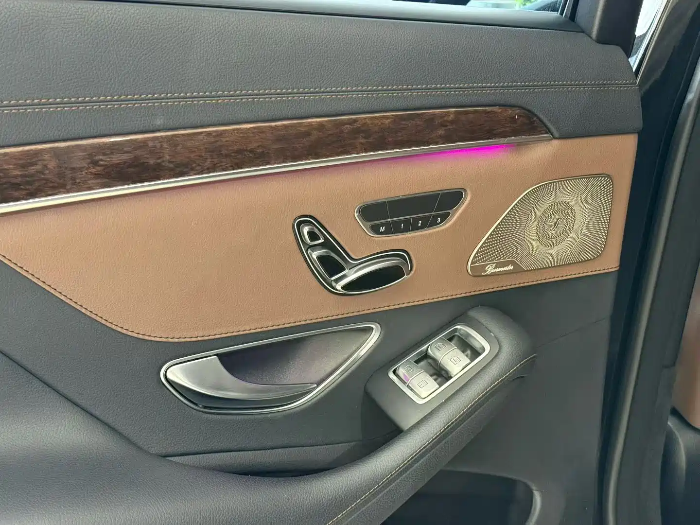Фото 8 - Mercedes-Benz S-Class