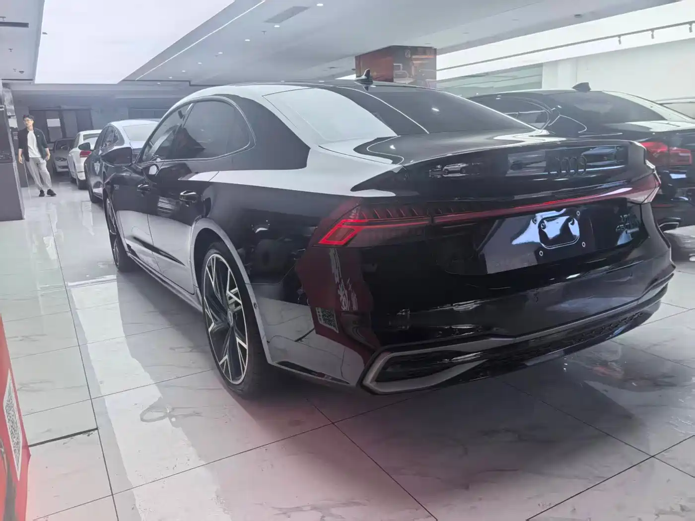 Audi A7L 2024 45 TFSI quattro S-line Black Warrior Edition фото 9