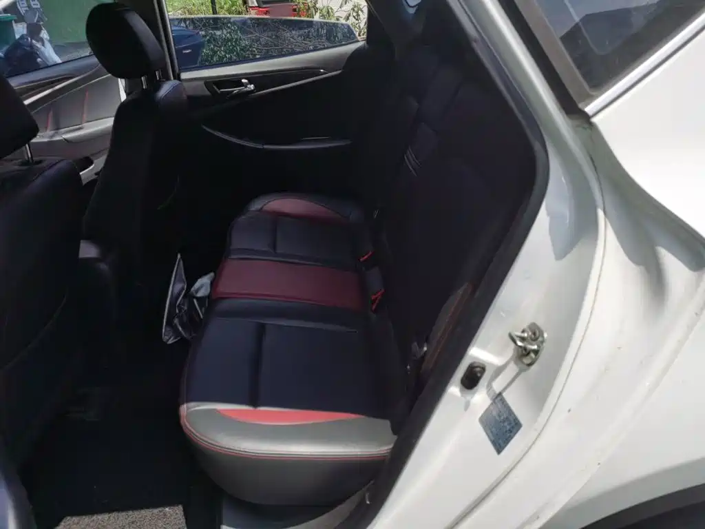 Photo 13 - Changan Eado XT