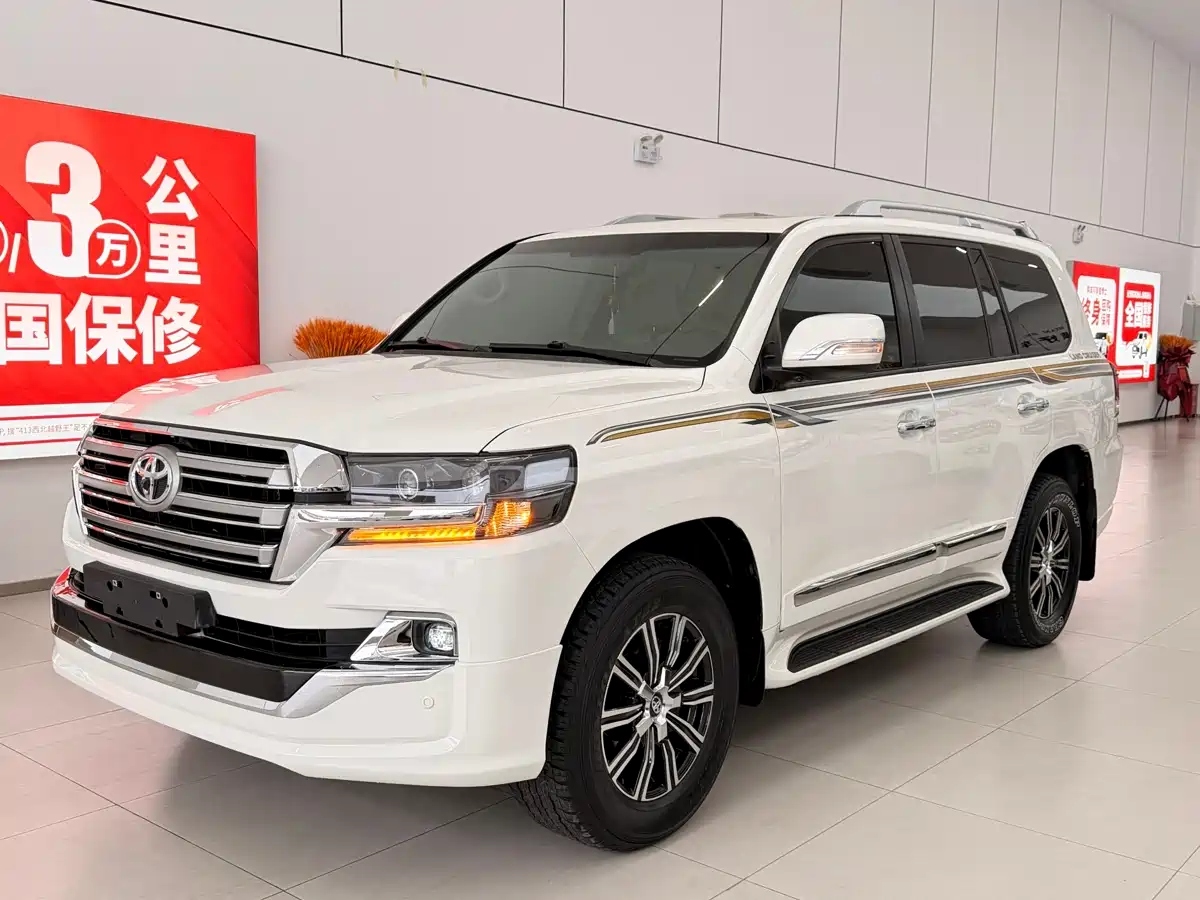 Toyota Land Cruiser (Import) 2015 4.0L V6 Middle East Low Configuration Edition