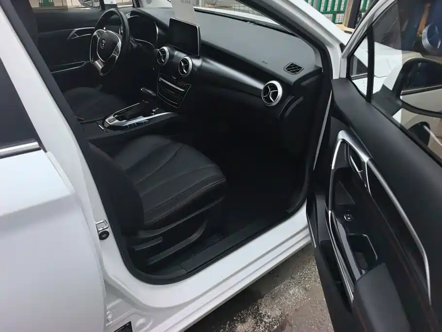 BAIC Senova D50 2019 2019 1.5T CVT Premium Edition China VI