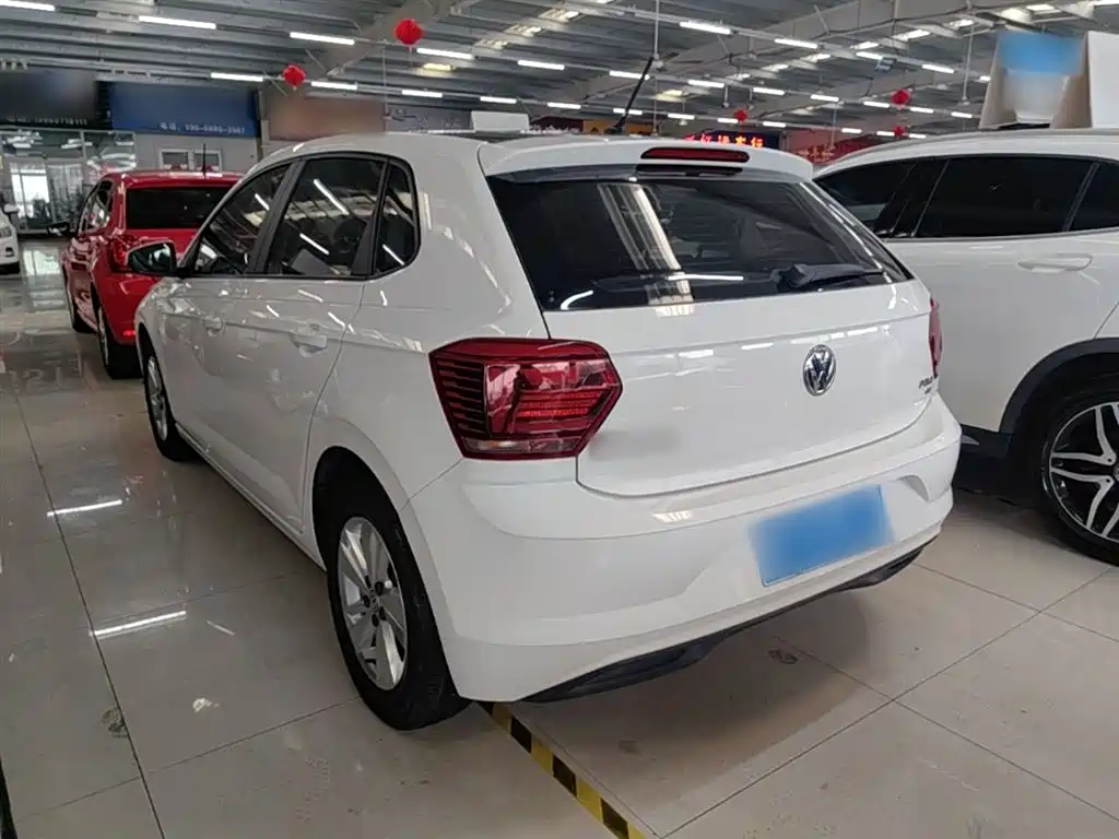 VOLKSWAGEN POLO