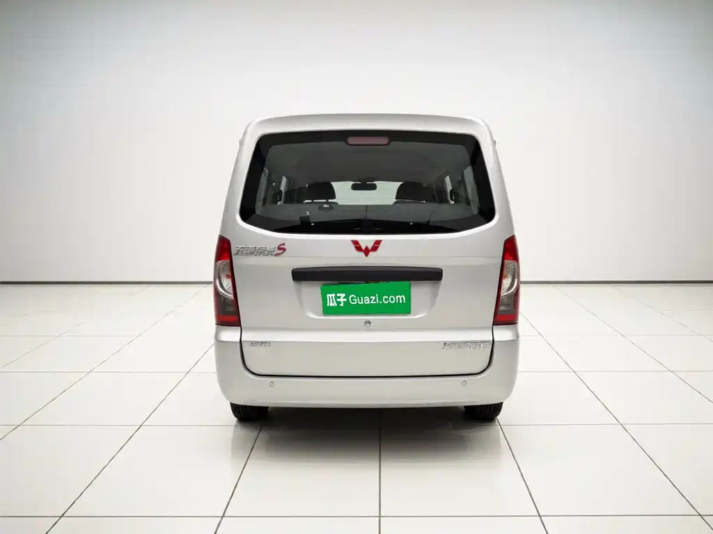 Wuling Motors Wuling Rongguang 2017 2014 1.2L S Base Model