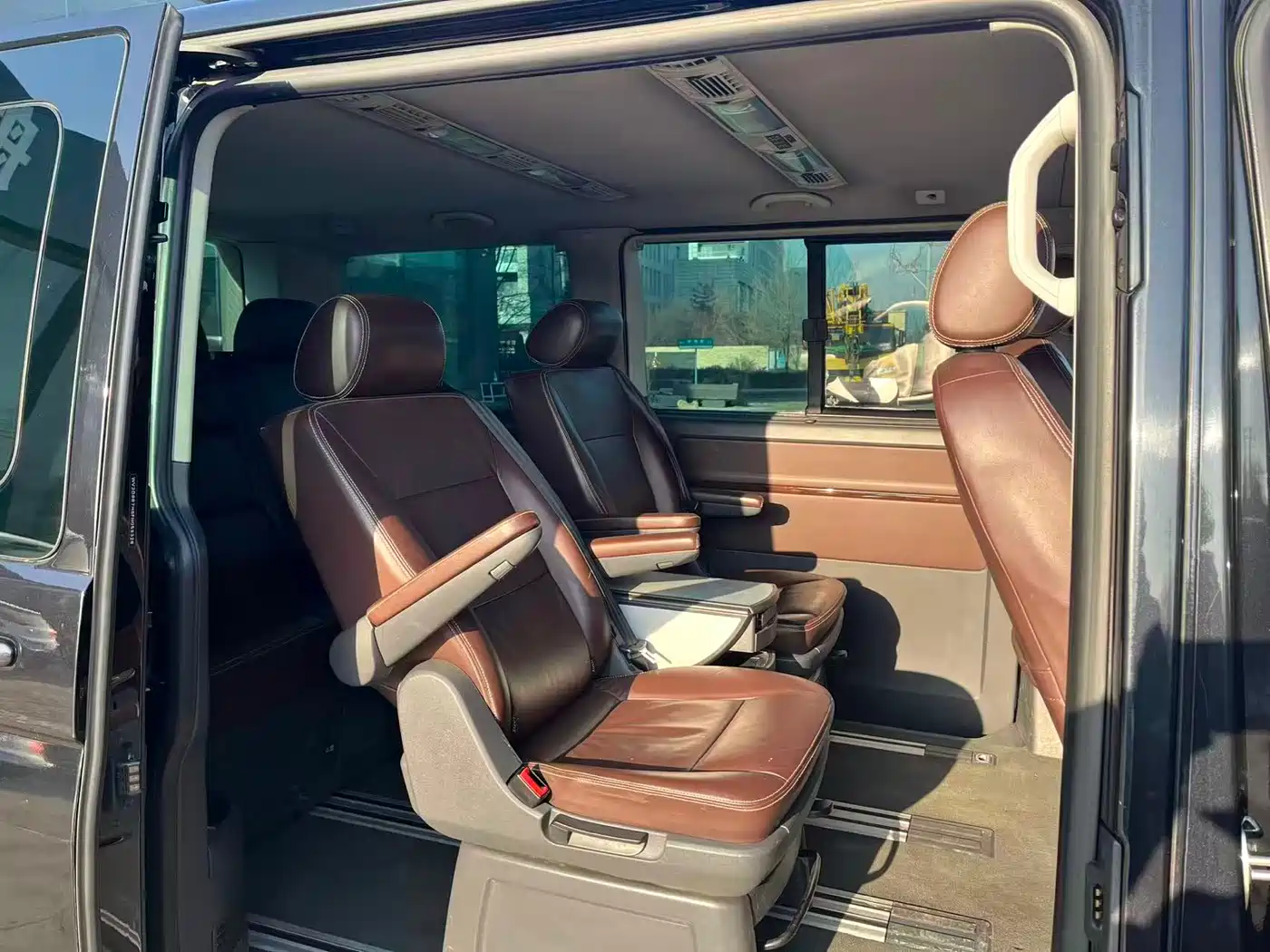 Volkswagen Multivan 2012 2.0TSI 2WD Luxury Edition фото 5