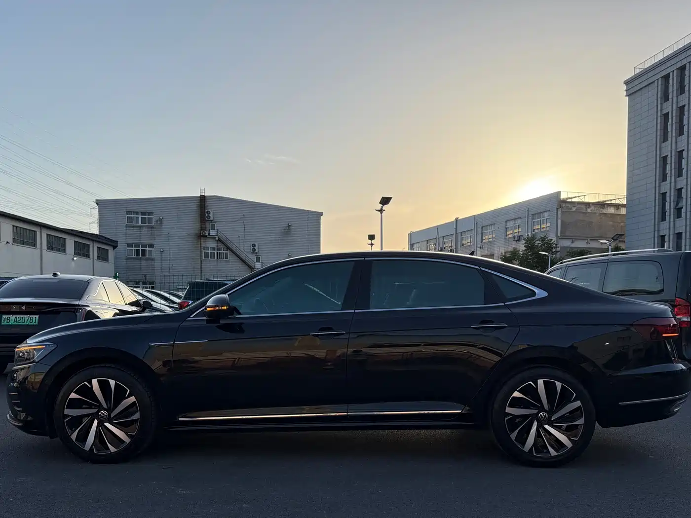 Volkswagen Passat 2022 380TSI Flagship Edition фото 18