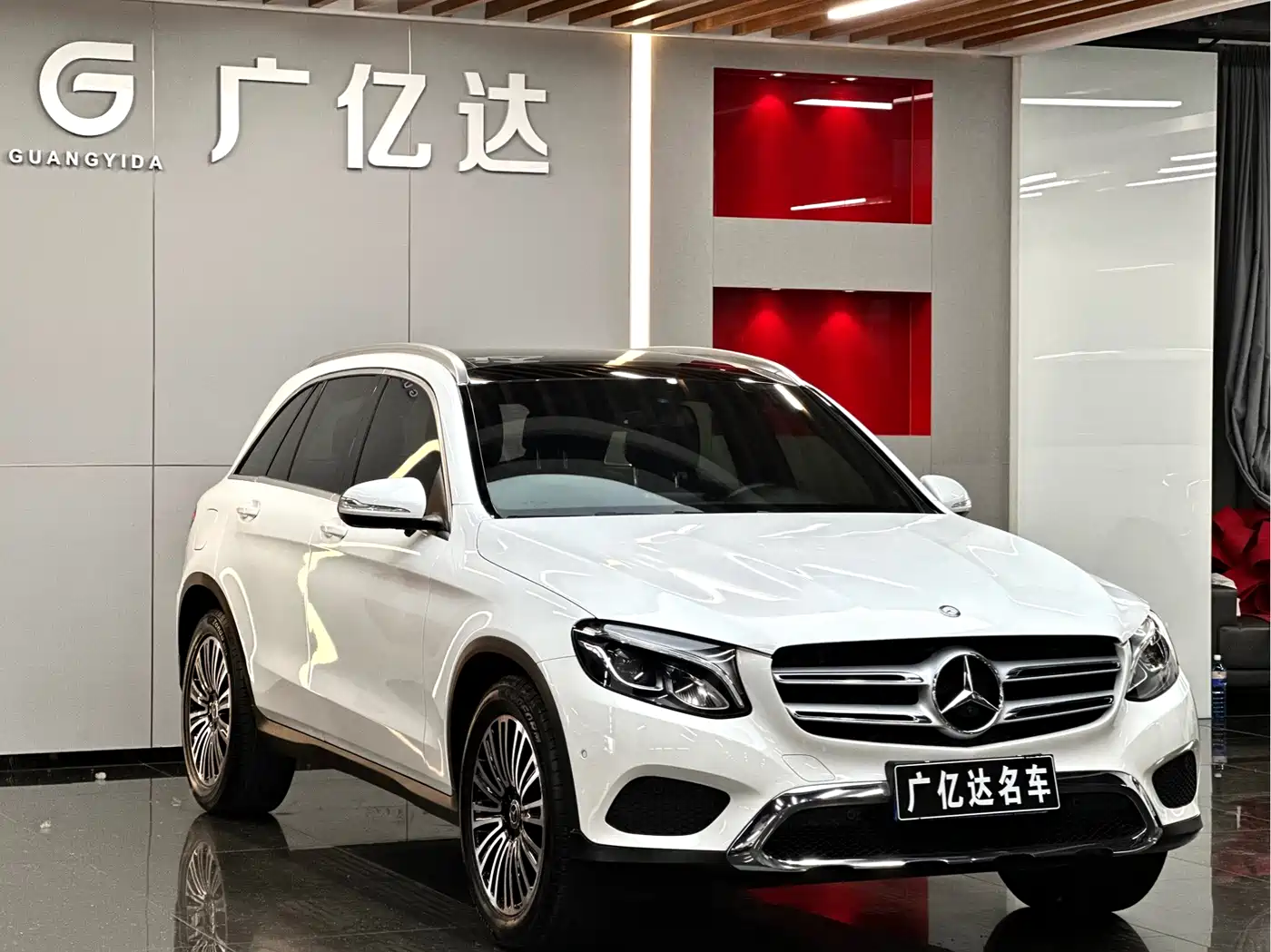 Mercedes-Benz GLC 2016 GLC 260 4MATIC Dynamic фото 3