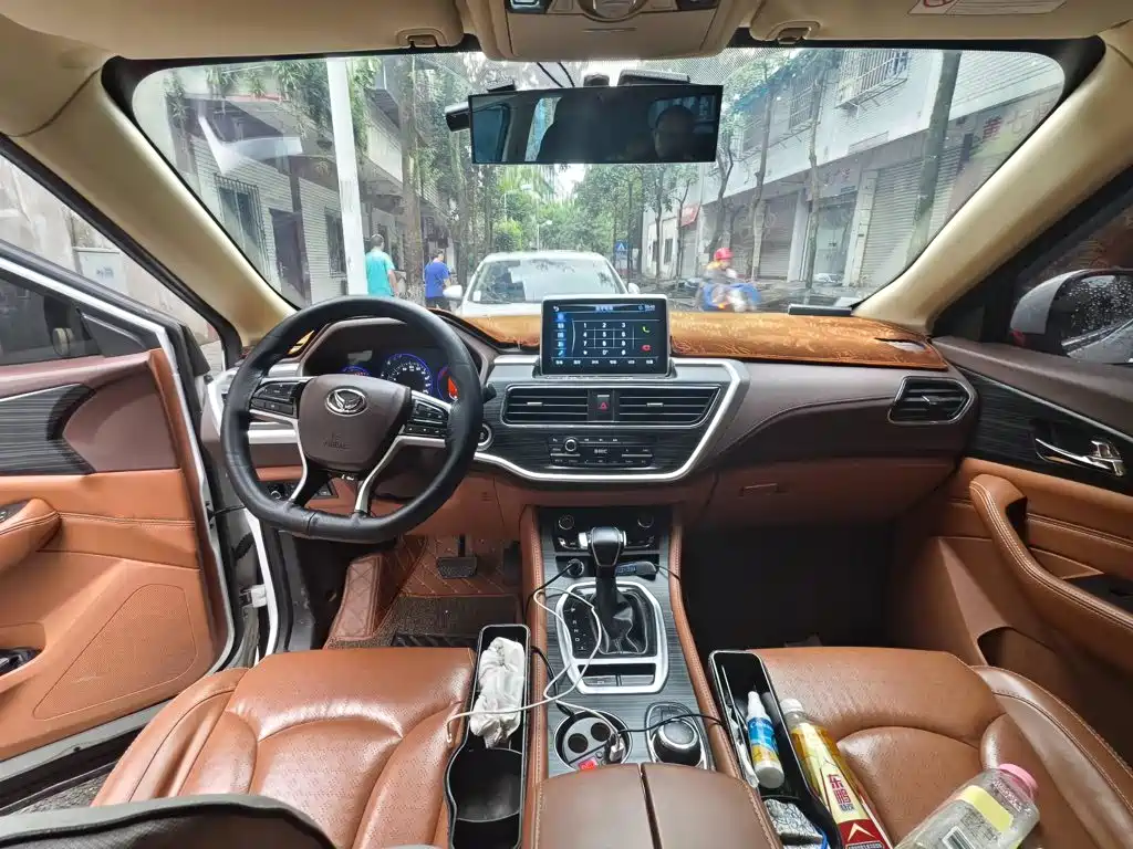 BAIC Huansu S7 2018 2018 1.5T Auto Premium Model