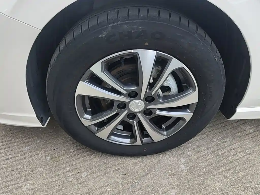 Фото 23 - Changan Eado