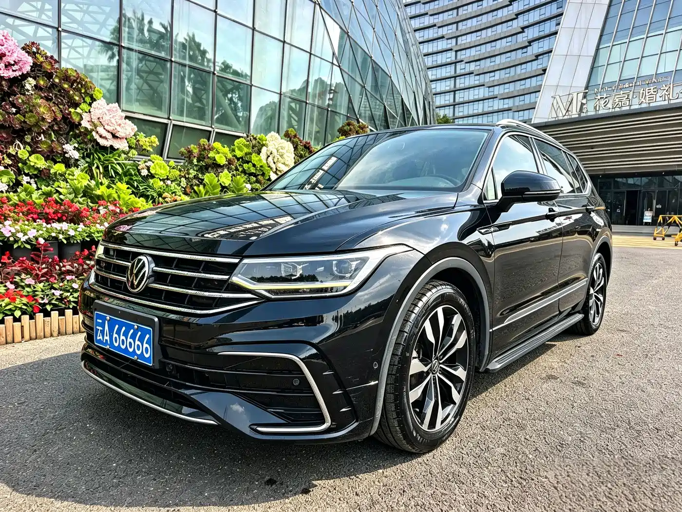 Volkswagen Tiguan L 2022 330TSI Auto 2WD R-Line Premium Edition