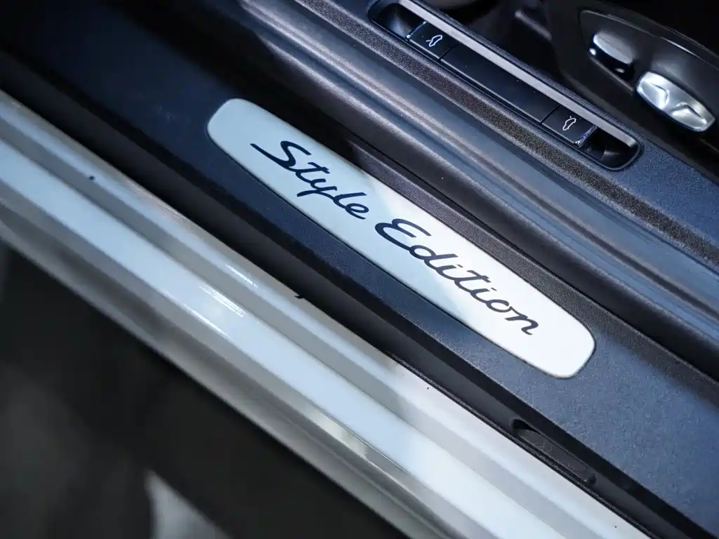 Photo 16 - Porsche Boxster