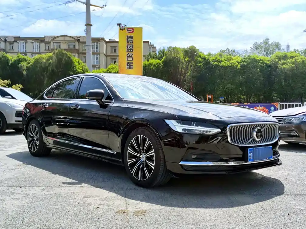 Фото 3 - Volvo S90