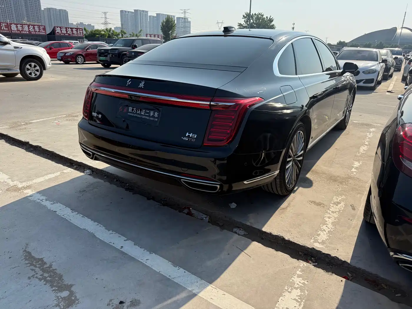 Hongqi H9 2022 2.0T Smart Connect Flag Smooth Edition фото 9