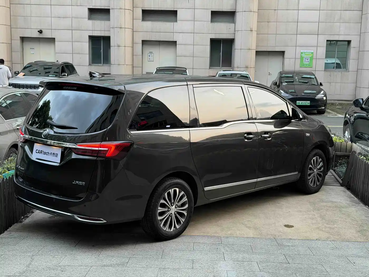 Фото 5 - Buick GL8