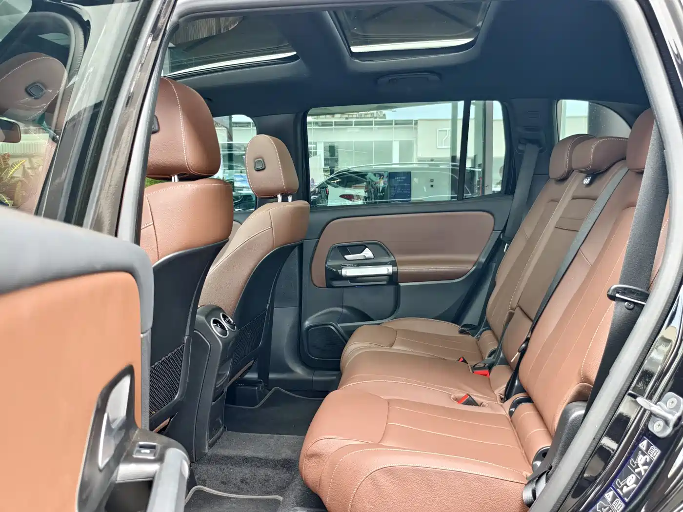 Mercedes-Benz GLB 2025 Model GLB 220 Fashion Style фото 14