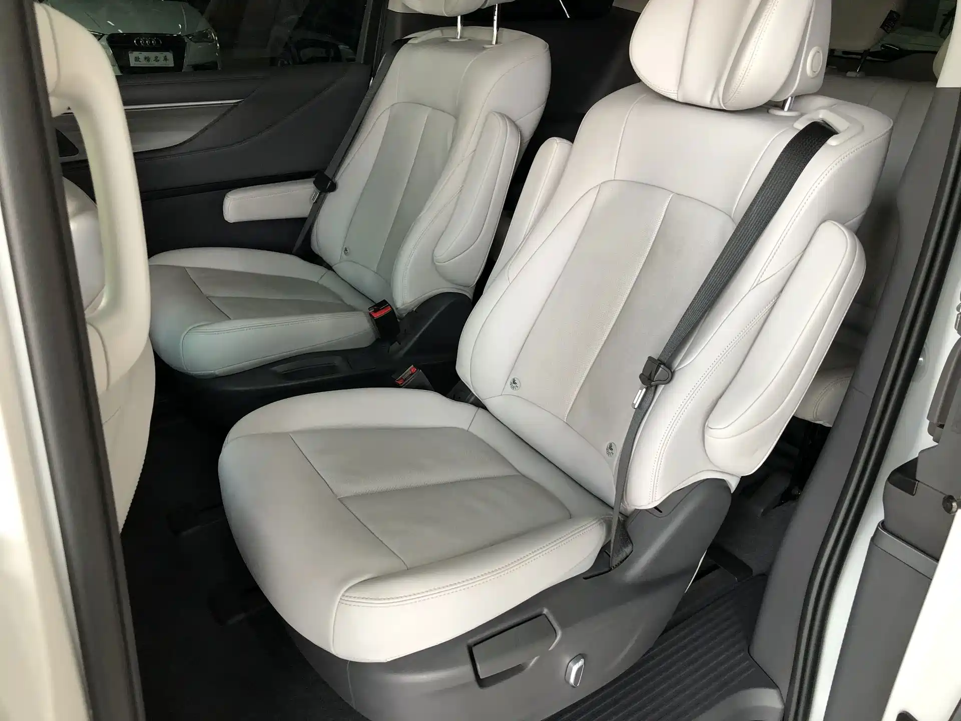 Фото 8 - Buick GL8