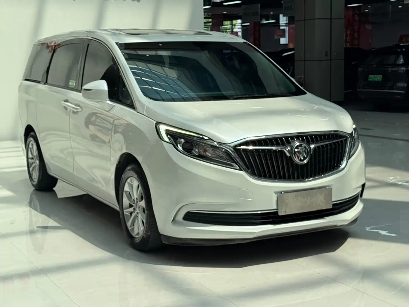 Buick GL8 2018 ES 28T Comfort Type China VI фото 3