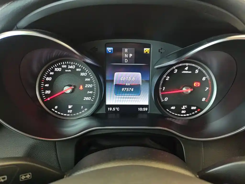 Mercedes-Benz GLC 2017 GLC 300 4MATIC Dynamic фото 12