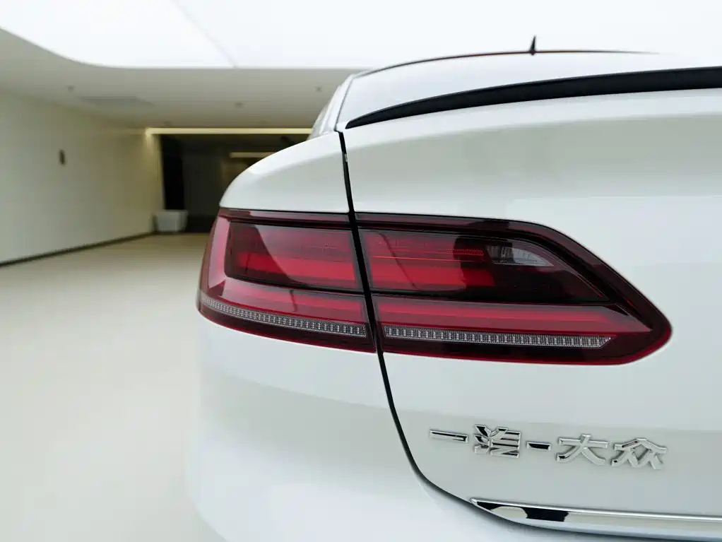 Photo 10 - Volkswagen CC
