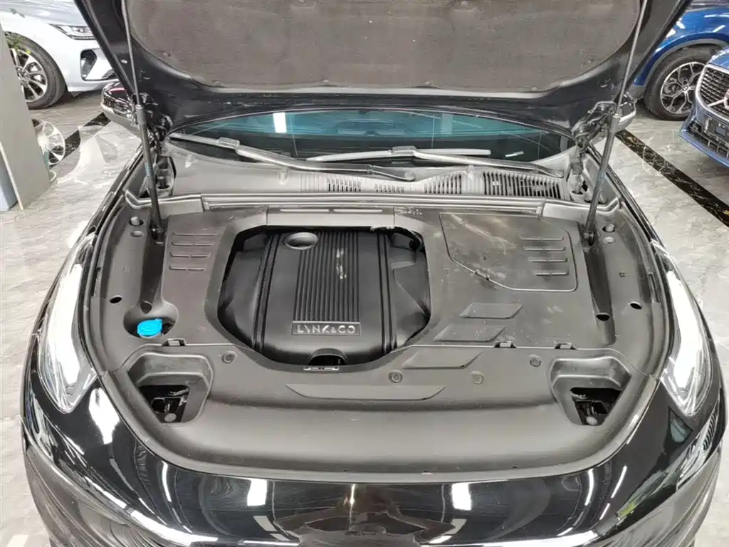 Lynk & Co 03 2018 1.5TD DCT Pro Version China V фото 20