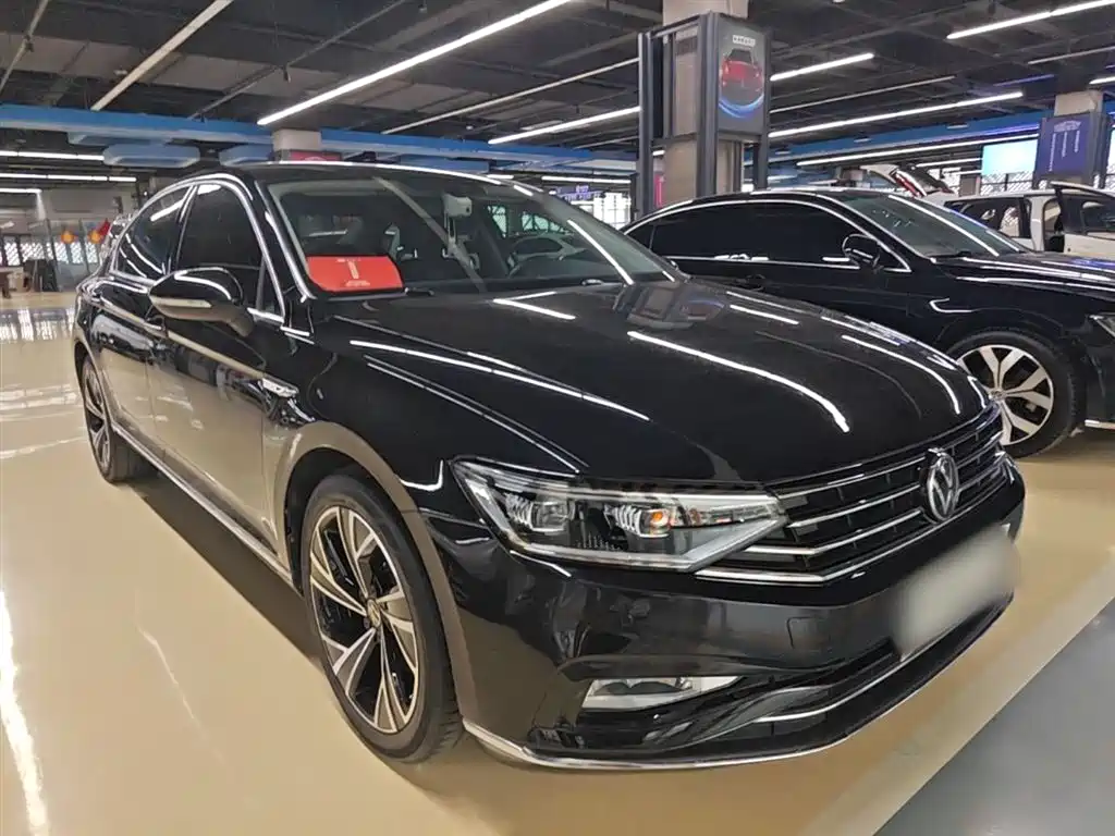 Volkswagen Magotan 2021 330TSI DSG 30th Anniversary Edition фото 4
