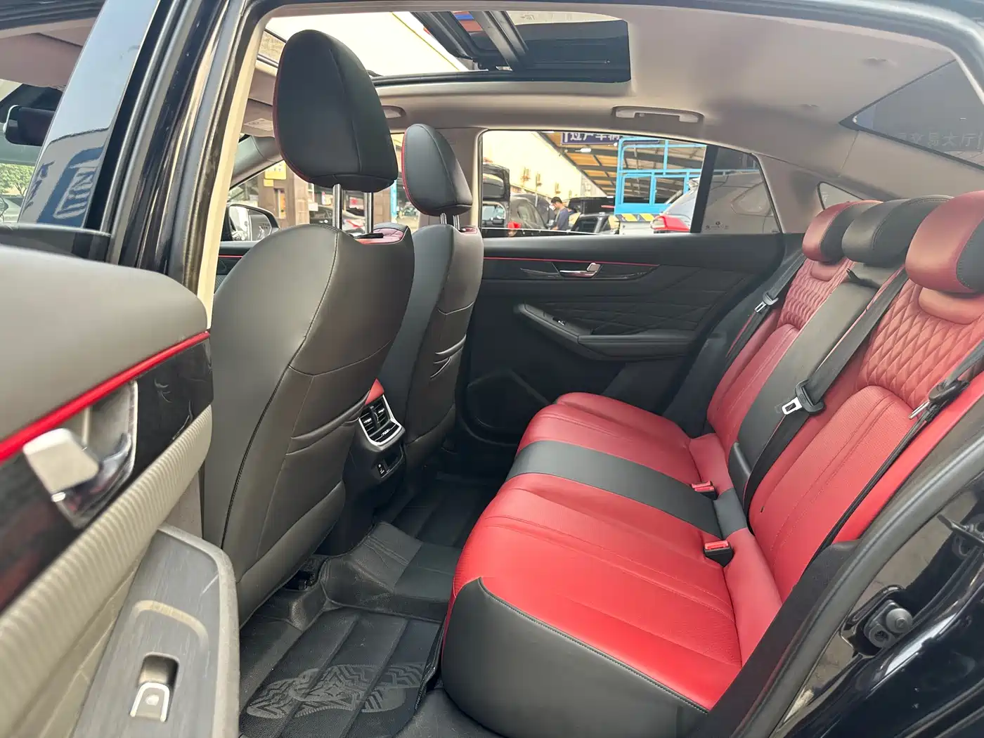 DONGFENG YI HYUN MAX