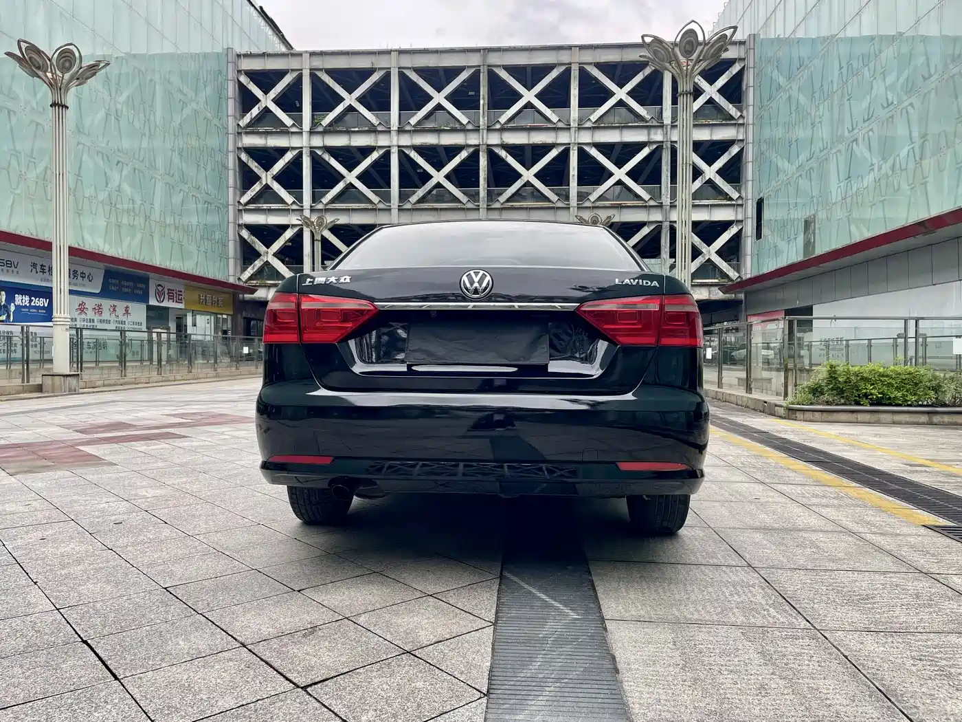 Volkswagen Lavida 2015 1.6L Automatic Trend Edition фото 5