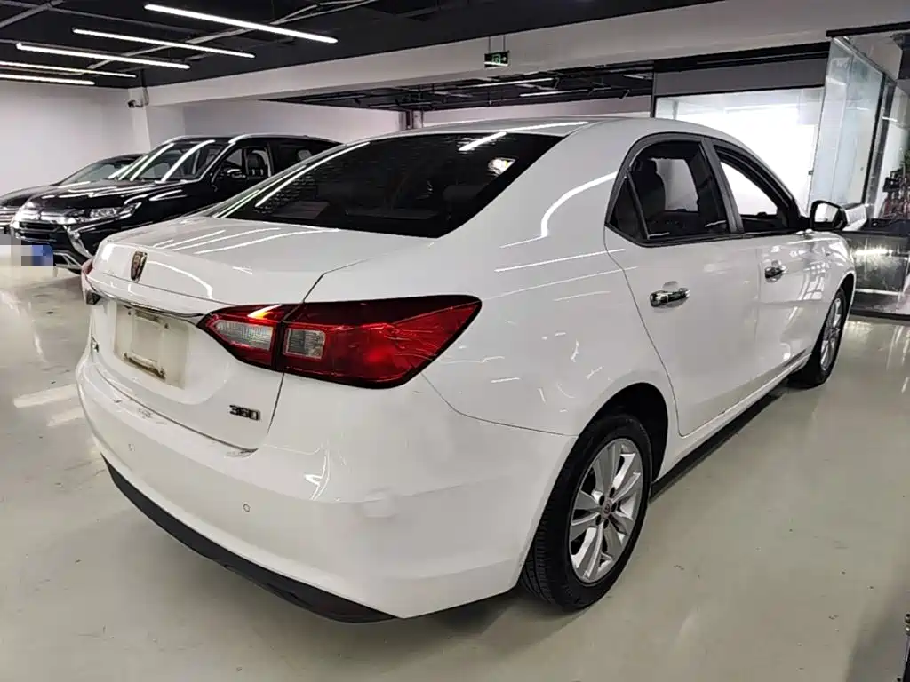 Фото 7 - Roewe 360
