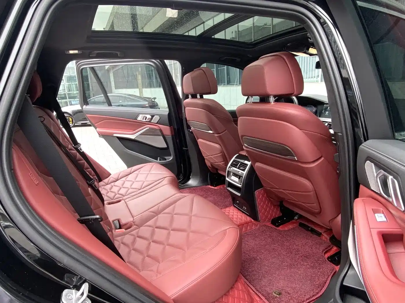 BMW X5 2022 Model xDrive 40Li M Sport Package фото 5