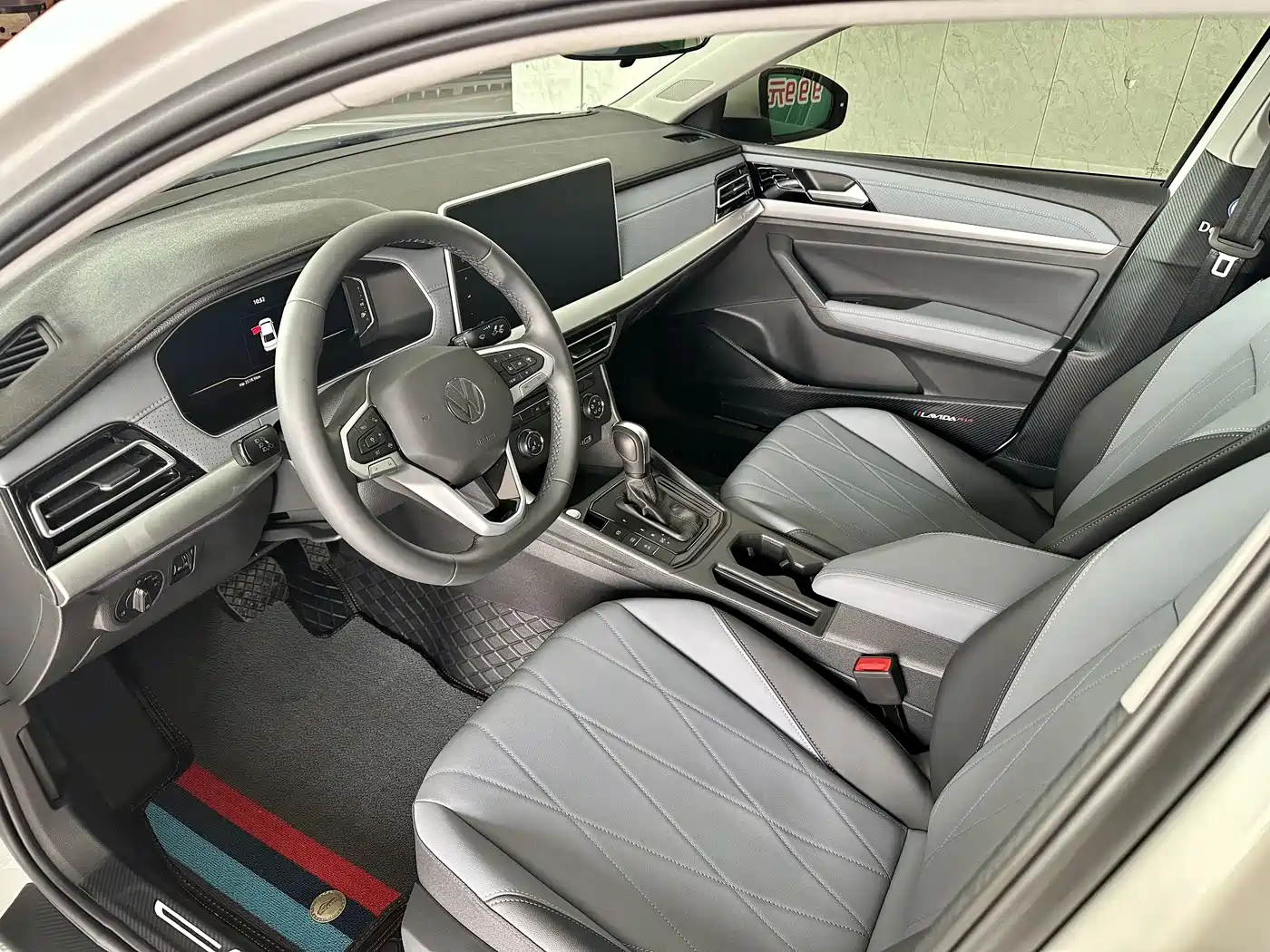 Volkswagen Lavida 2024 Model 1.5L Automatic Starlight 5 Million Edition фото 4