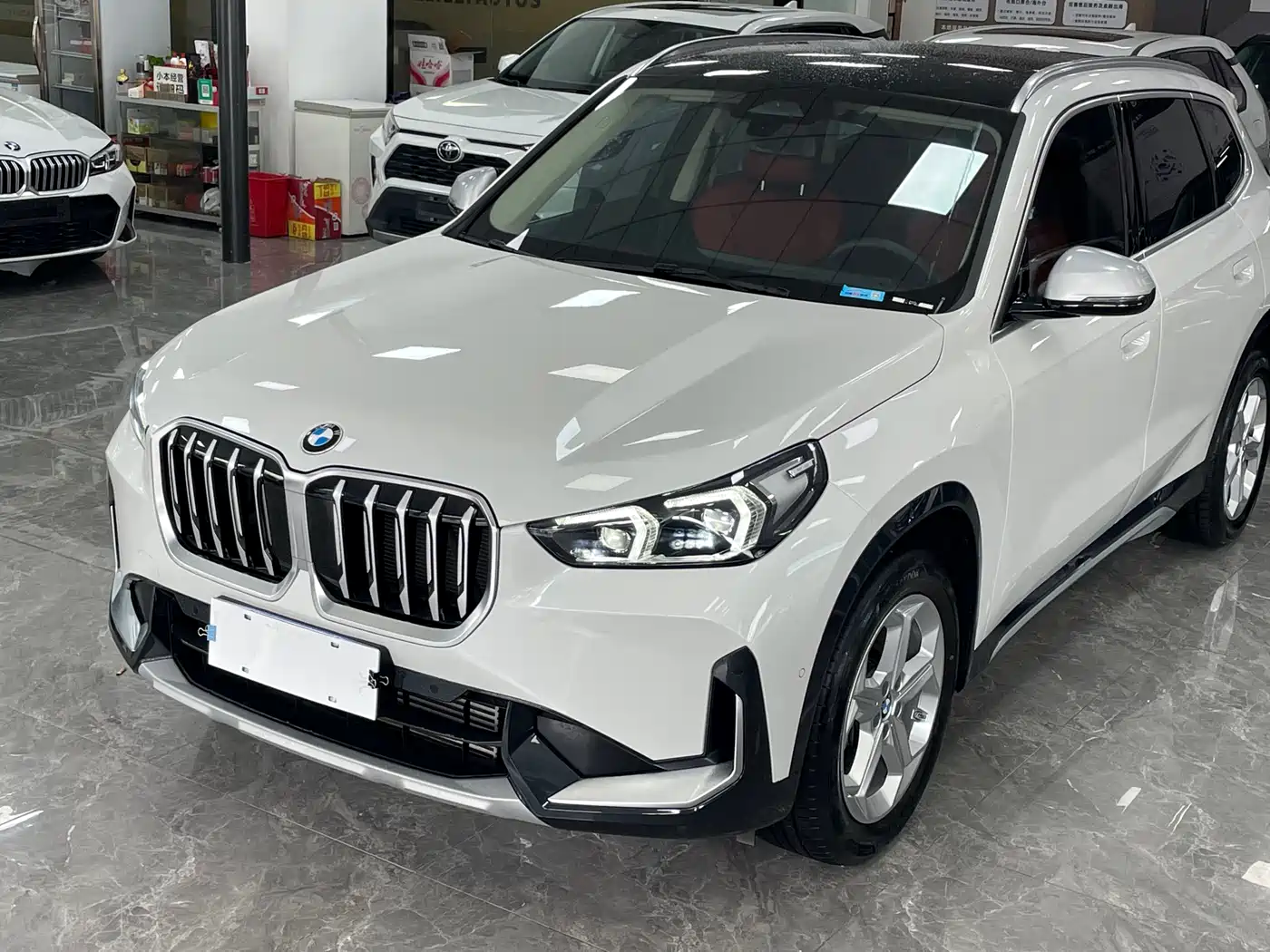 BMW X1 2023 sDrive20Li X Design Package фото 17