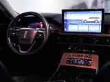 Photo 21 - Lincoln Aviator