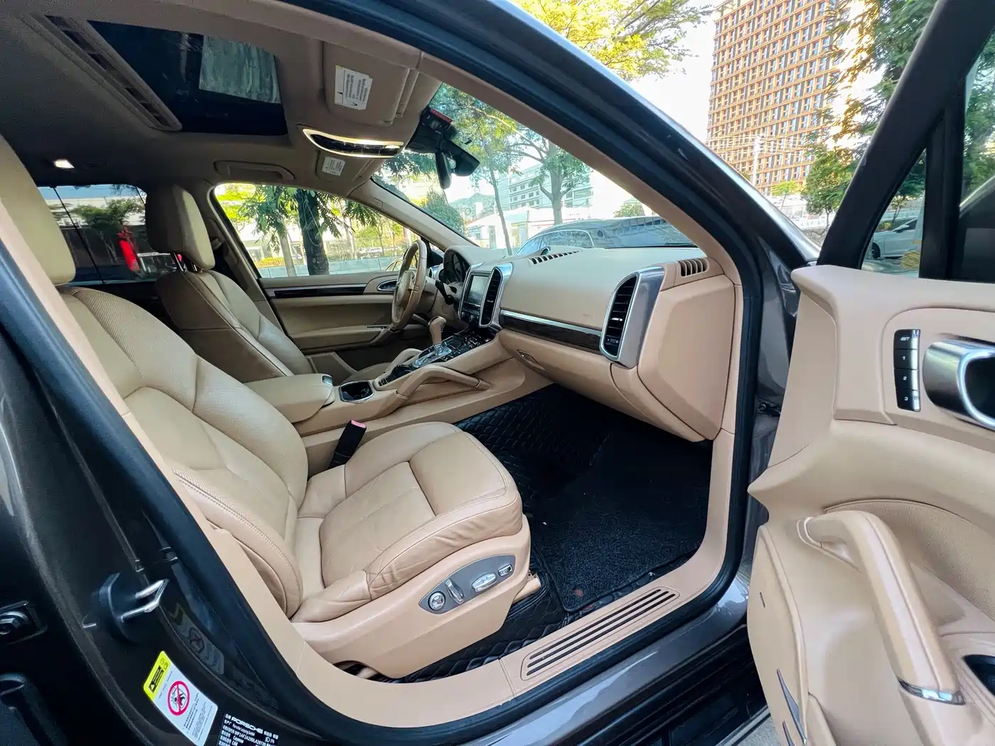 Porsche Cayenne фото 18