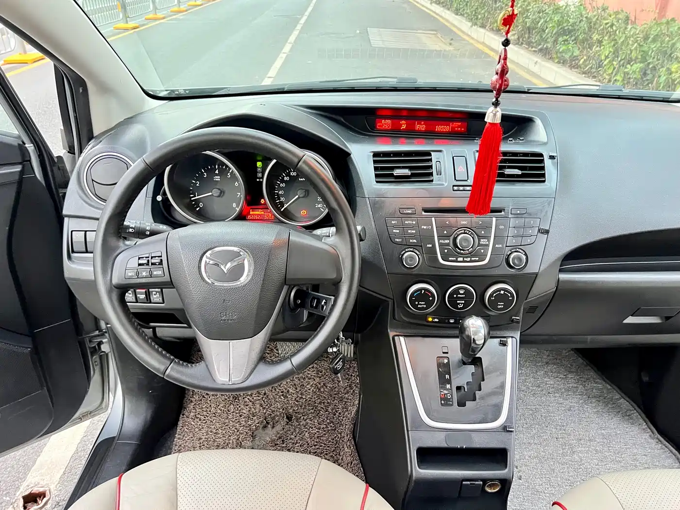 Mazda Mazda5 2011 2011 2.0L Automatic Luxury