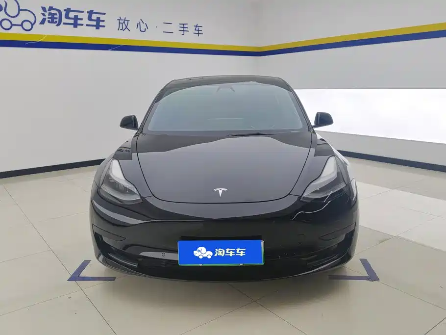 Фото 2 - Tesla Model 3
